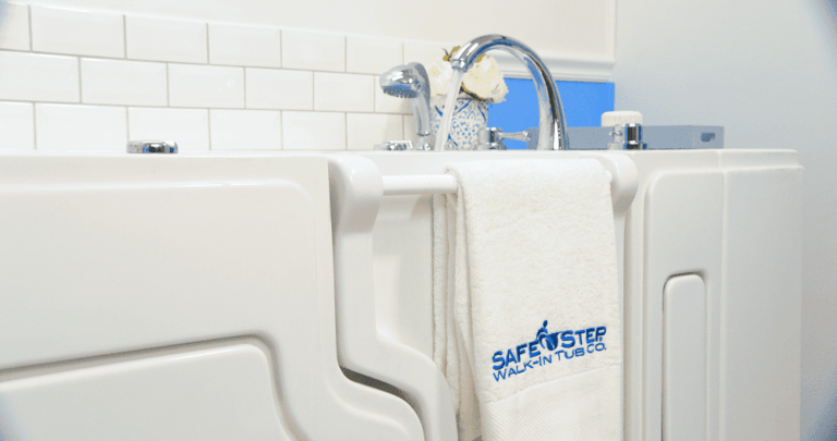 walk-in tub with towel bar
